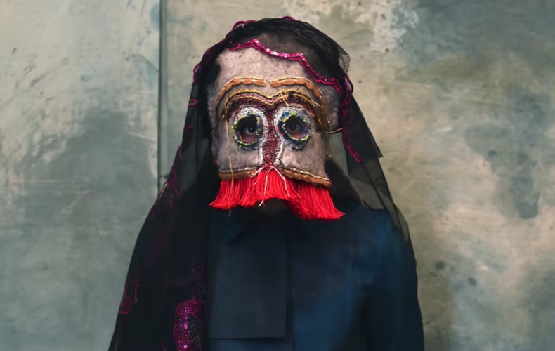 Mascarade, pièce de cirque à domicile de Jeanne Mordoj