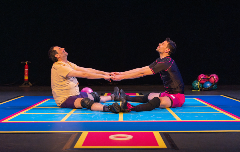 Solal Bouloudnine et Maxime Mikolajczak dans Pas de souci