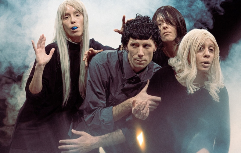 STRIP par Les Idoles photo Tom Grand Mourcel