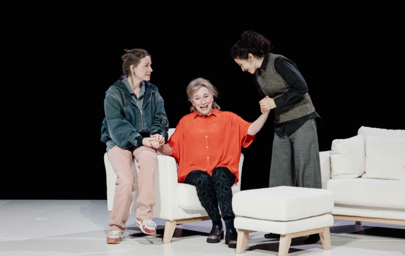 Stéphane Braunschweig met en scène À notre place d'Arne Lygre