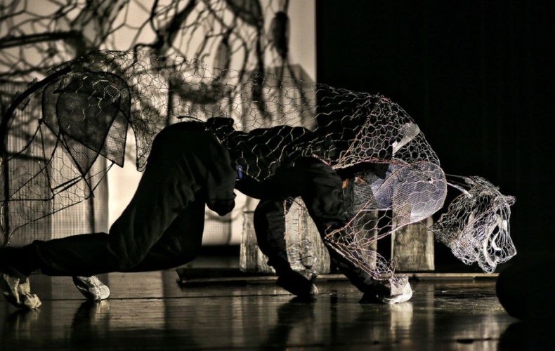 Camille Paille et Coline Fouilhé dans L’Ombre du Tigre d'Eli Neva Jaramillo