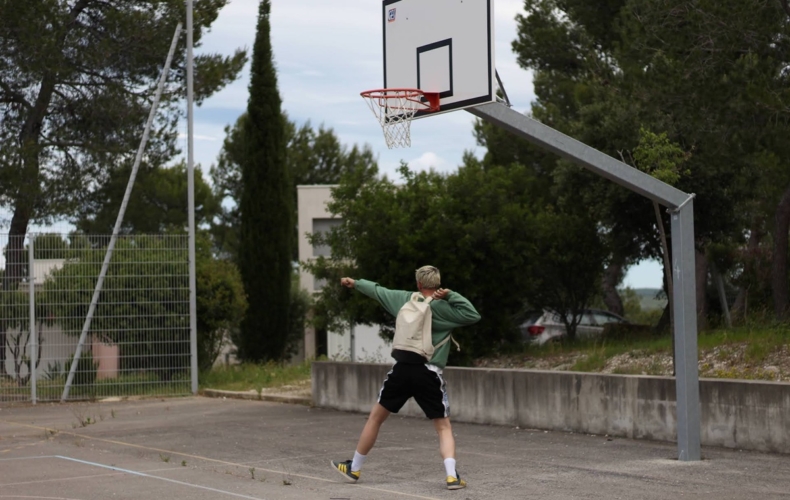 Eddy par Le Cri Dévot d'après En finir avec Eddy Bellegueule d'Édou photo Hayat Guïrhul
