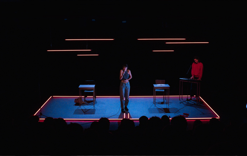 Émilie Lafarge met en scène Fake de Claudine Galea © Robin Masquilier