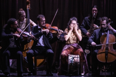 Hatice Özer crée En attendant Oum Kalthoum