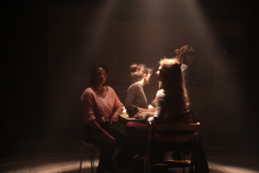 Pascale Daniel-Lacombe met en scène Et au-delà rien n'est sûr de Monica Isakstuen