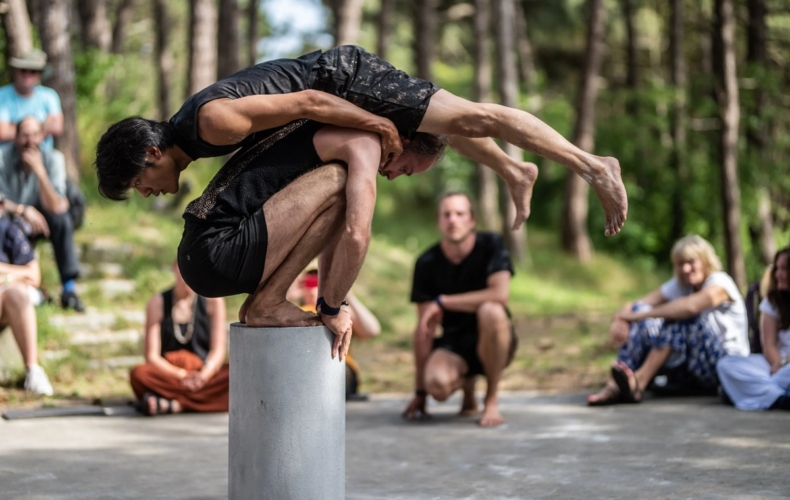 Frames d'Alexander Vantournhout © Bart Grietens