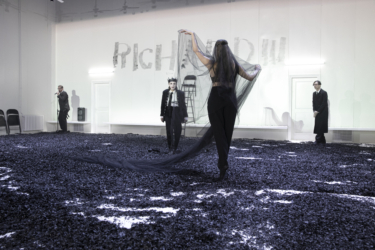 Itay Tiran monte Richard III de Shakespeare avec le Théâtre Gesher