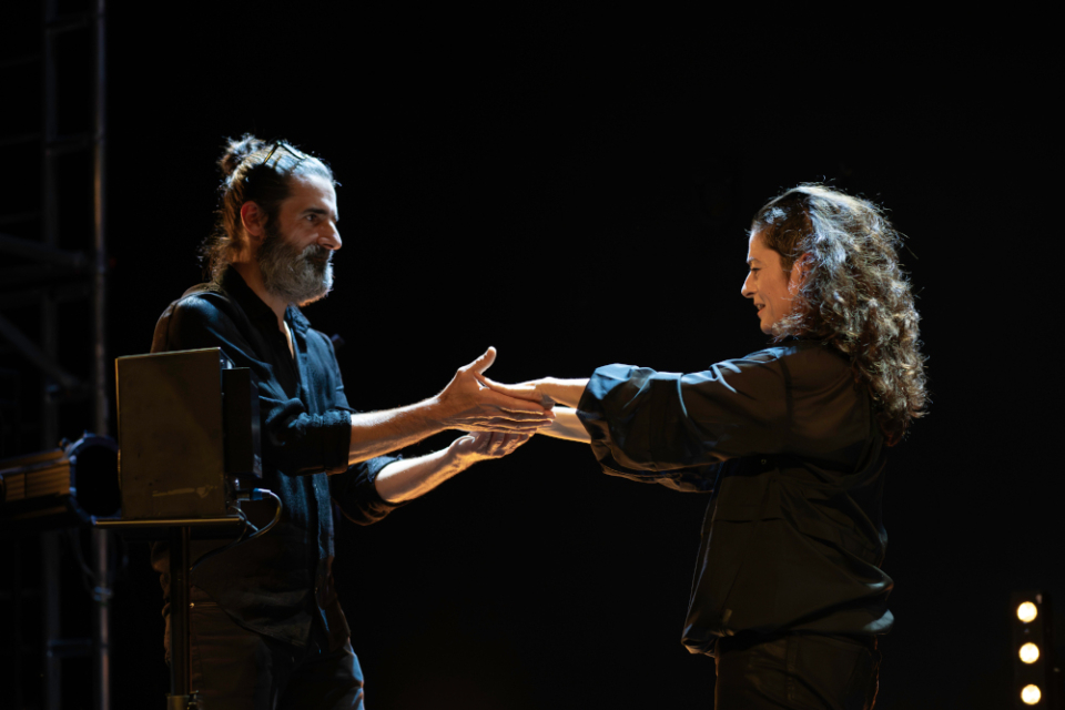 Emmanuelle Laborit et Jennifer Lesage-David créent Je(s)