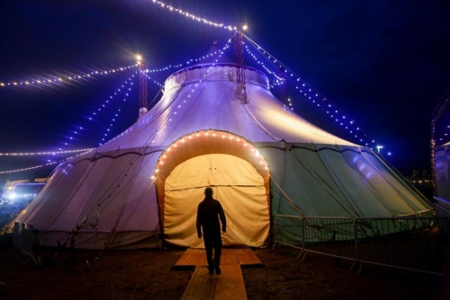 Le chapiteau de la compagnie Les Colporteurs