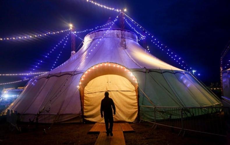 Le chapiteau de la compagnie Les Colporteurs