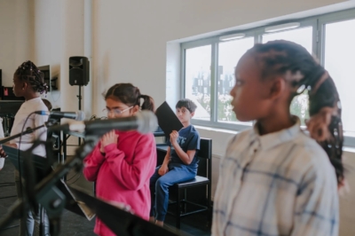 L’Île en Soi de Janice Zadrozynski avec La petite troupe de de la MC93