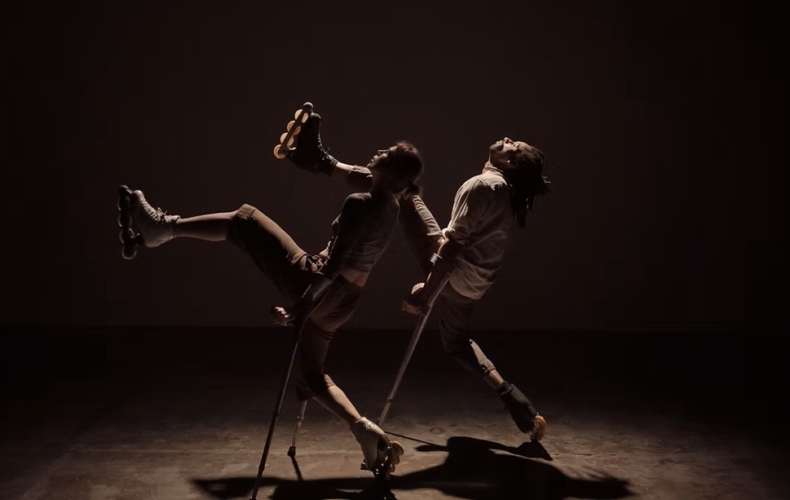 Oktawia Ścibior & Samory Ba dans Within A Thousand Suns © Emilee Seymour