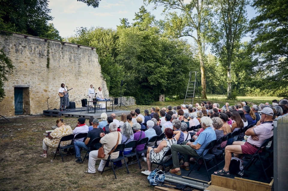 « Palais de verre » Festival d'Été 2025 Maison Maria Casarès Apéro-spectacle © Joseph Banderet