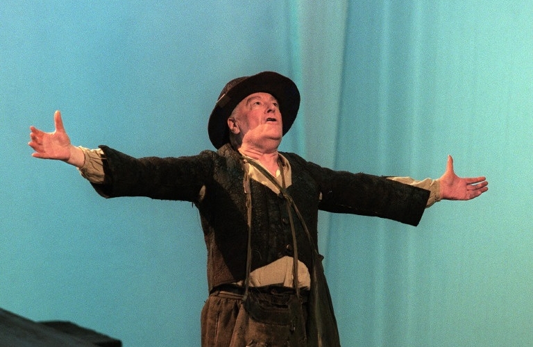 Roger Planchon dans Le Cochon noir en 2000 / Photo Jean-Pierre Muller / AFP