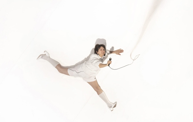 SUSPENDED CHORUS de Silvia Gribaudi photo Andrea Macchia