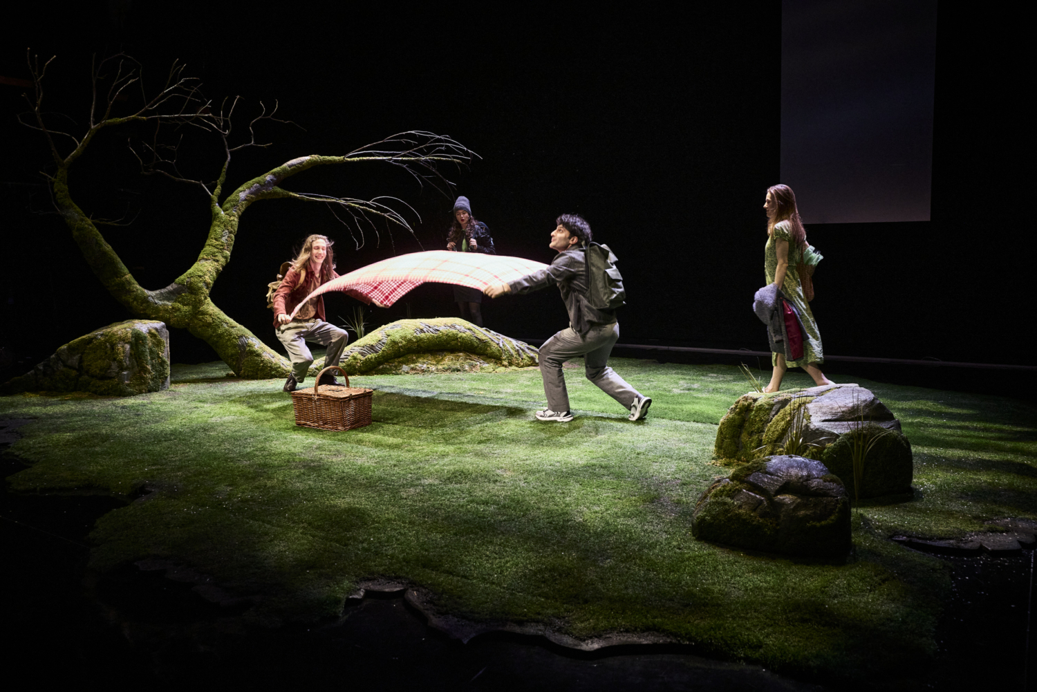 Lena Paugam met en scène Après nous, les ruines de Pierre Koestel