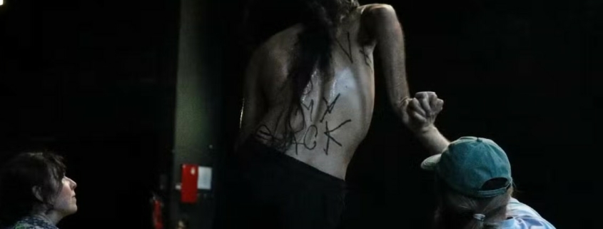 DÉCHARGEMENT. who carries de Dagô R