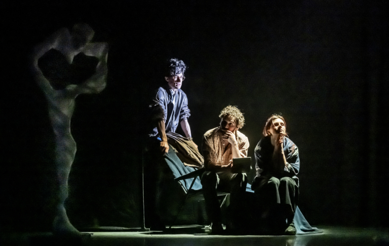 Enquête de famille d'Élisabeth Bouchaud, d'après Le Livre de Raison de Jacques Attali