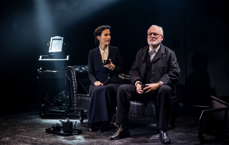 Hervé Dubourjal et Moana Ferré dans Freud, dernier combat photo Pascal Gély