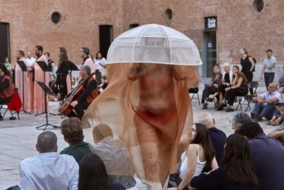 Juana-ficcion La Ribot photo Bego Solis