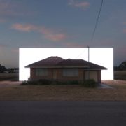 L’hors-présence ou Chimères du pays de Morsan, Tiphaine Raffier © Ian Strange L'hors-présence ou Chimères du pays de Morsan, Tiphaine Raffier © Ian Strange