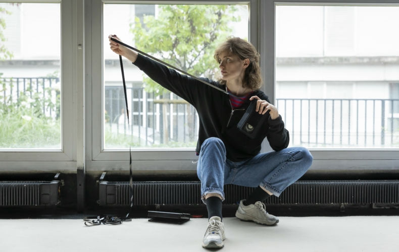 Maëlle Dequiedt crée FWD : Chantal au Théâtre Silvia Monfort