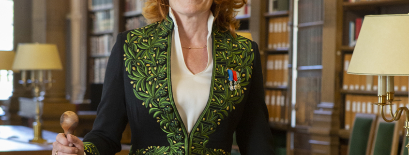 Muriel Mayette-Holtz