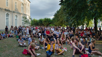 Public à la Mousson d'été