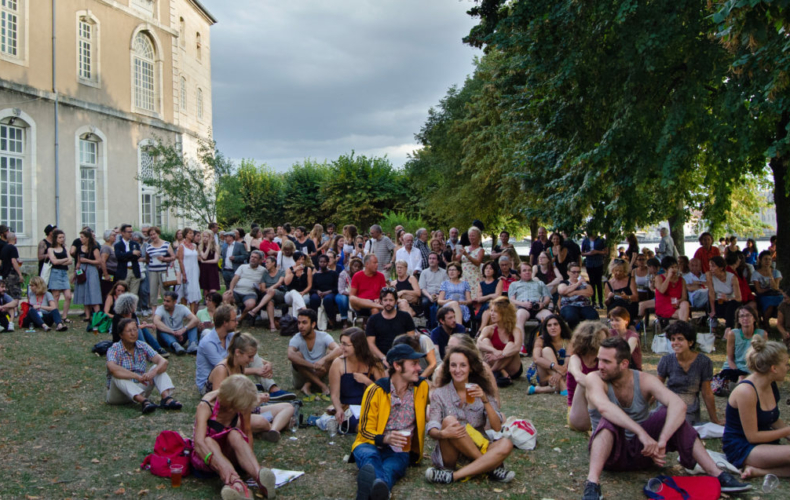 Public à la Mousson d'été