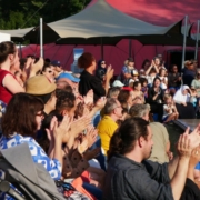 Public au Festival Ile de France photo Les Tréteaux de France Public au Festival Ile de France photo Les Tréteaux de France