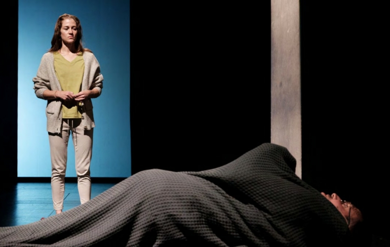 Sophie Langevin met en scène Les glaces de Rébecca Déraspe