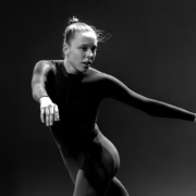 Suzanne Henry dans elle brûle © Mehmet Vanli Suzanne Henry dans elle brûle © Mehmet Vanli