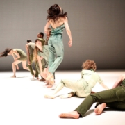 Tenir le temps de Rachid Ouramdane avec le Ballet de l'Opéra de Tunis © Patrick Imbert