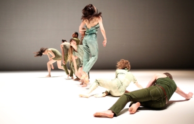 Tenir le temps de Rachid Ouramdane avec le Ballet de l'Opéra de Tunis © Patrick Imbert