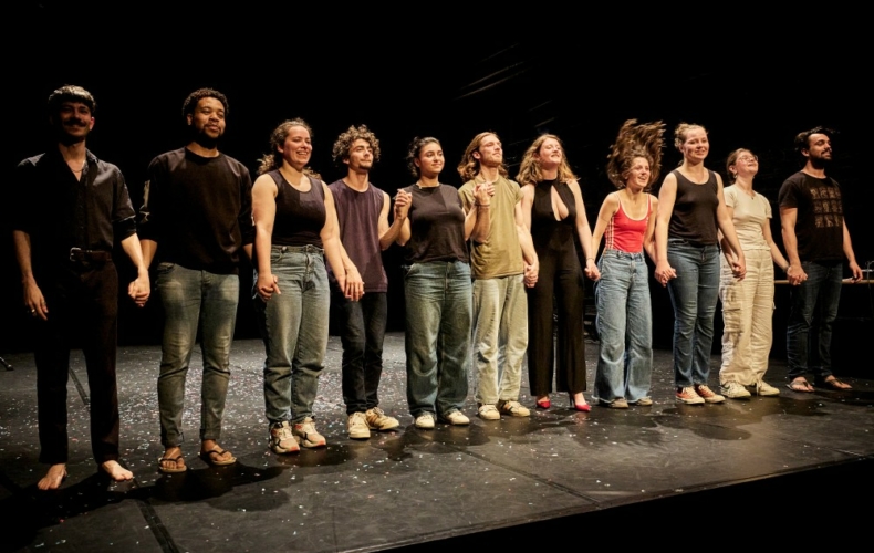 S'embrase la nuit Et nos corps de Gurshad Shaheman photo Christophe Raynaud de Lage