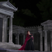 Anna Pirozzi dans Medea version 2026 présentée à Épidaure