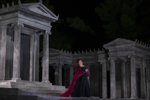 Anna Pirozzi dans Medea version 2026 présentée à Épidaure