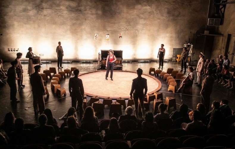 La Carmen de Jeanne Desoubeaux photo Jean-Louis Fernandez