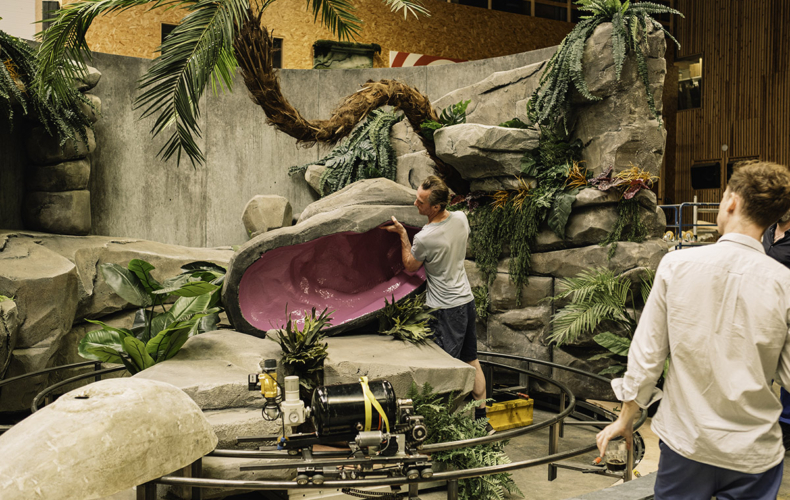 Point Nemo fabrication du décor au Théâtre du Châtelet photo Thomas Amouroux
