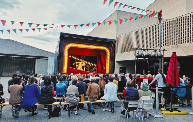Camion Théâtre Carouge