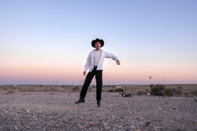 Grégoire Schaller dans No Country for Old Fag © Sarah Vasquez