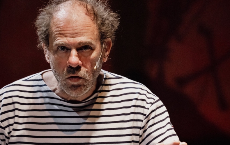 Koen De Sutter dans Montaigne de Alexander Roose photo Simon Gosselin
