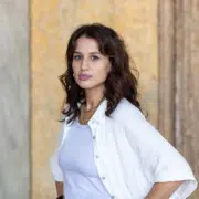 Louisa Yousfi @ Daniele Molajoli pour la Villa Medici Louisa Yousfi @ Daniele Molajoli pour la Villa Medici