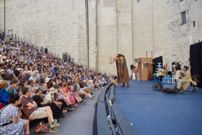 Prométhée la révolte dans la Cour d'honneur d'Avignon photo Fabrice Robin
