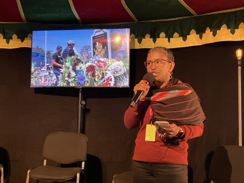 Fela Razafiarson présente son spectacle La Ferme photo Stéphane Capron