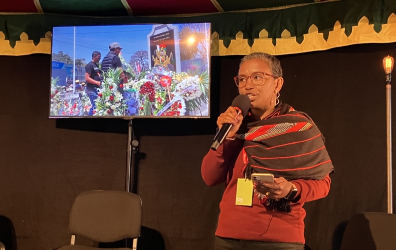 Fela Razafiarson présente son spectacle La Ferme photo Stéphane Capron