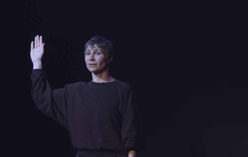 Natalia Lizorkina dans Vania est vivant photo Cie Oesap